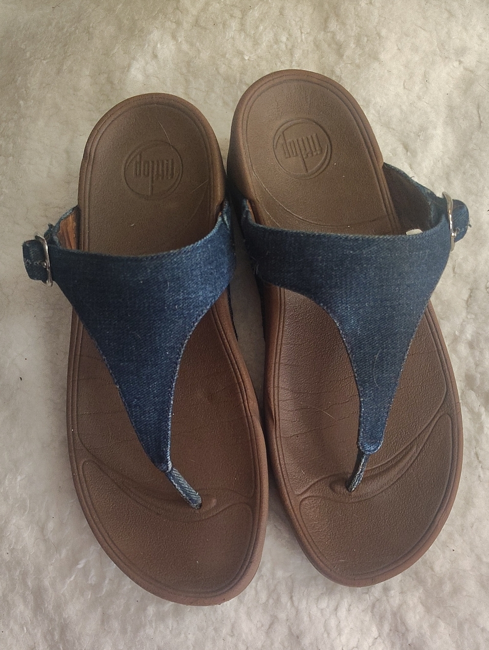 FitFlop Brown Footbed Denim Blue Thong Sandals